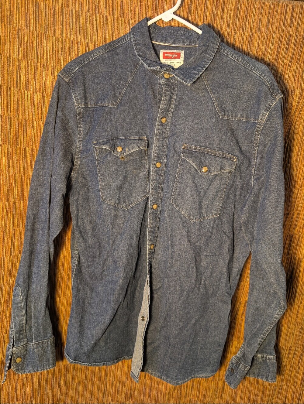 Wrangler Men's Classic Denim Long Sleeve Pearl Snap Shirt Blue Size M